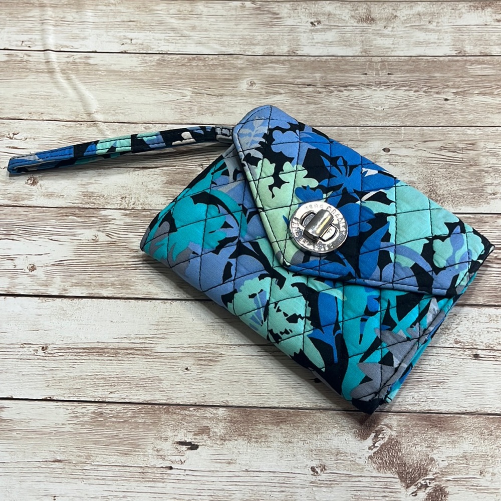 Vera Bradley Camofloral Pattern Wristlet Clutch Wallet Blue Green Tropical
